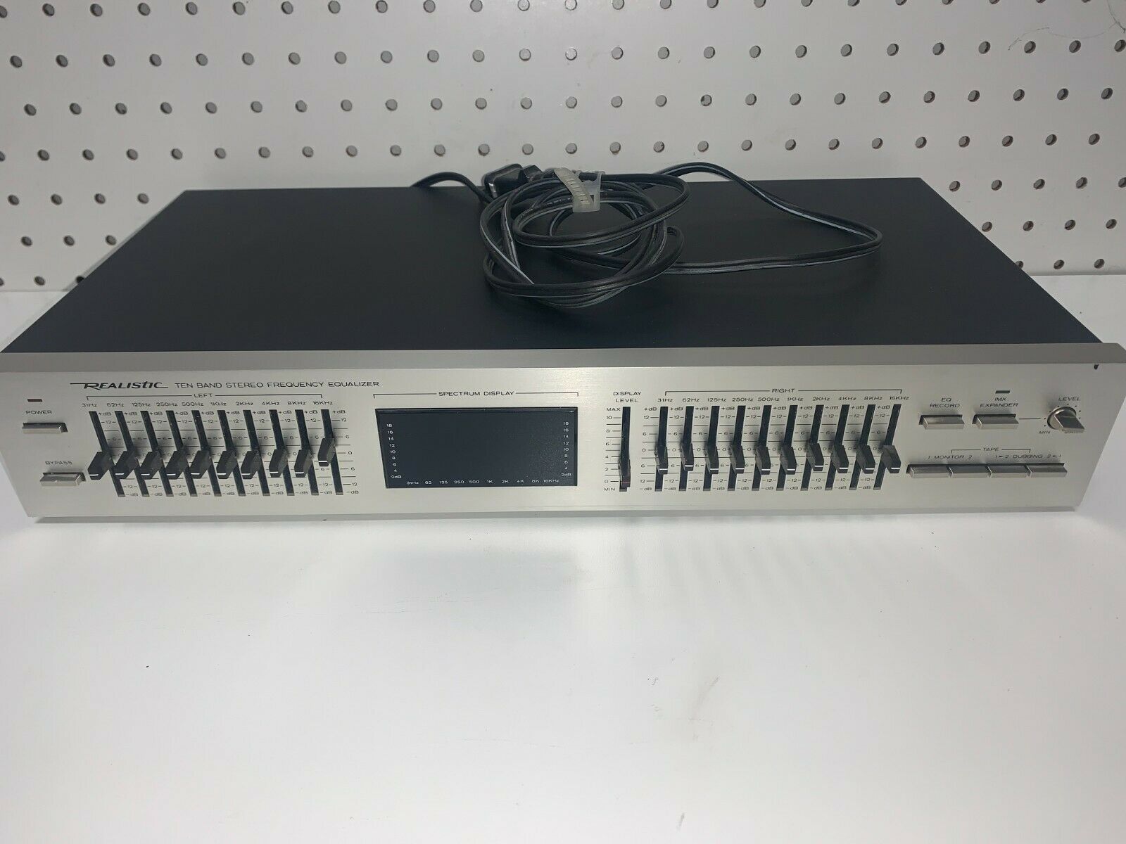 Realistic Ten Band Stereo Frequency Equalizer Model 31-2020